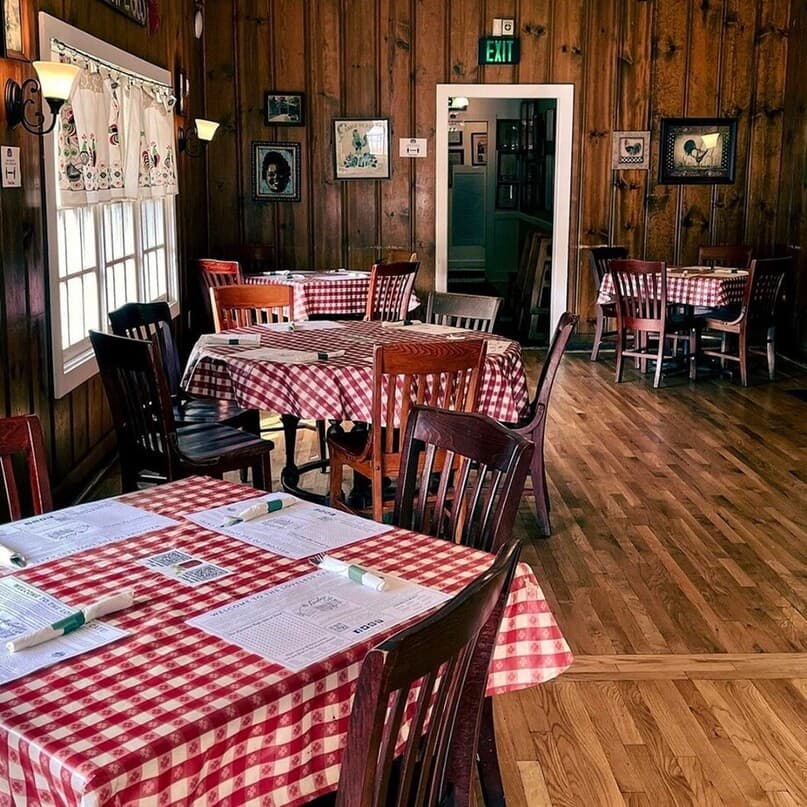 Loveless Cafe dining room