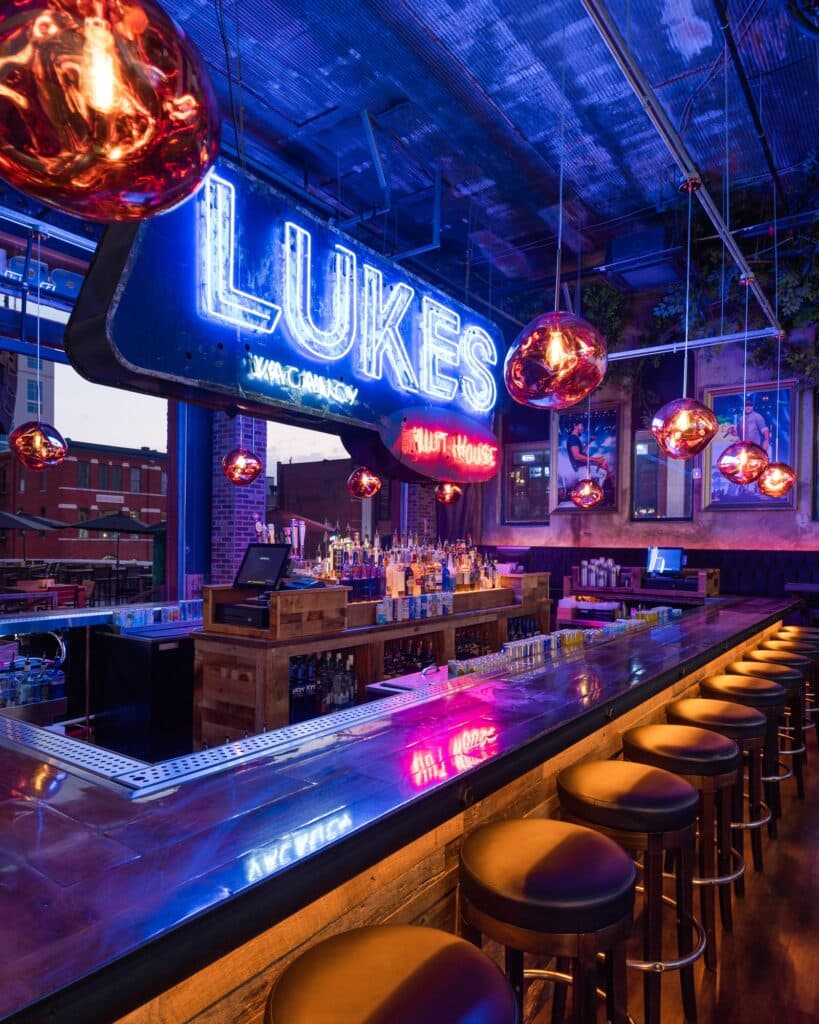 Luke's vacancy bar sign