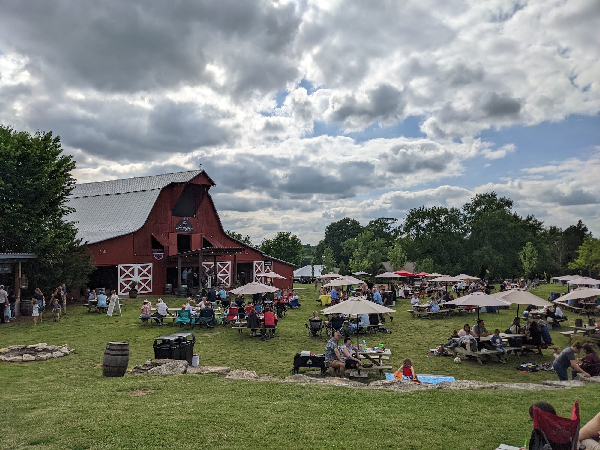 Arrington Vineyards picnic