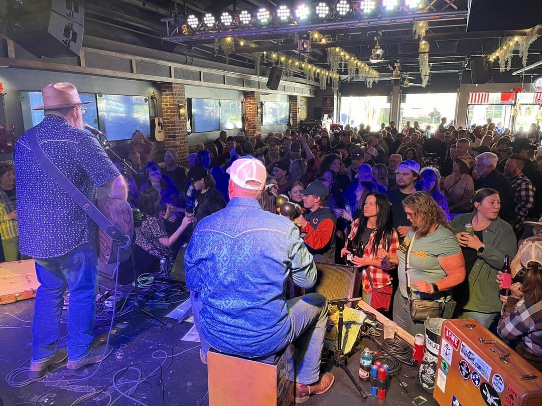 The crowd and singers at Live Oak