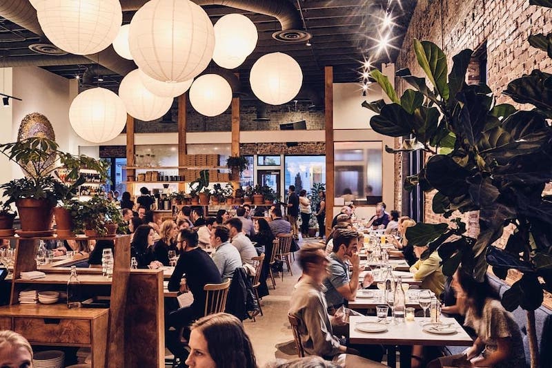 Diner's inside Folk