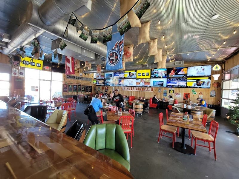 Smokin Thigh's Sylvan Park interior