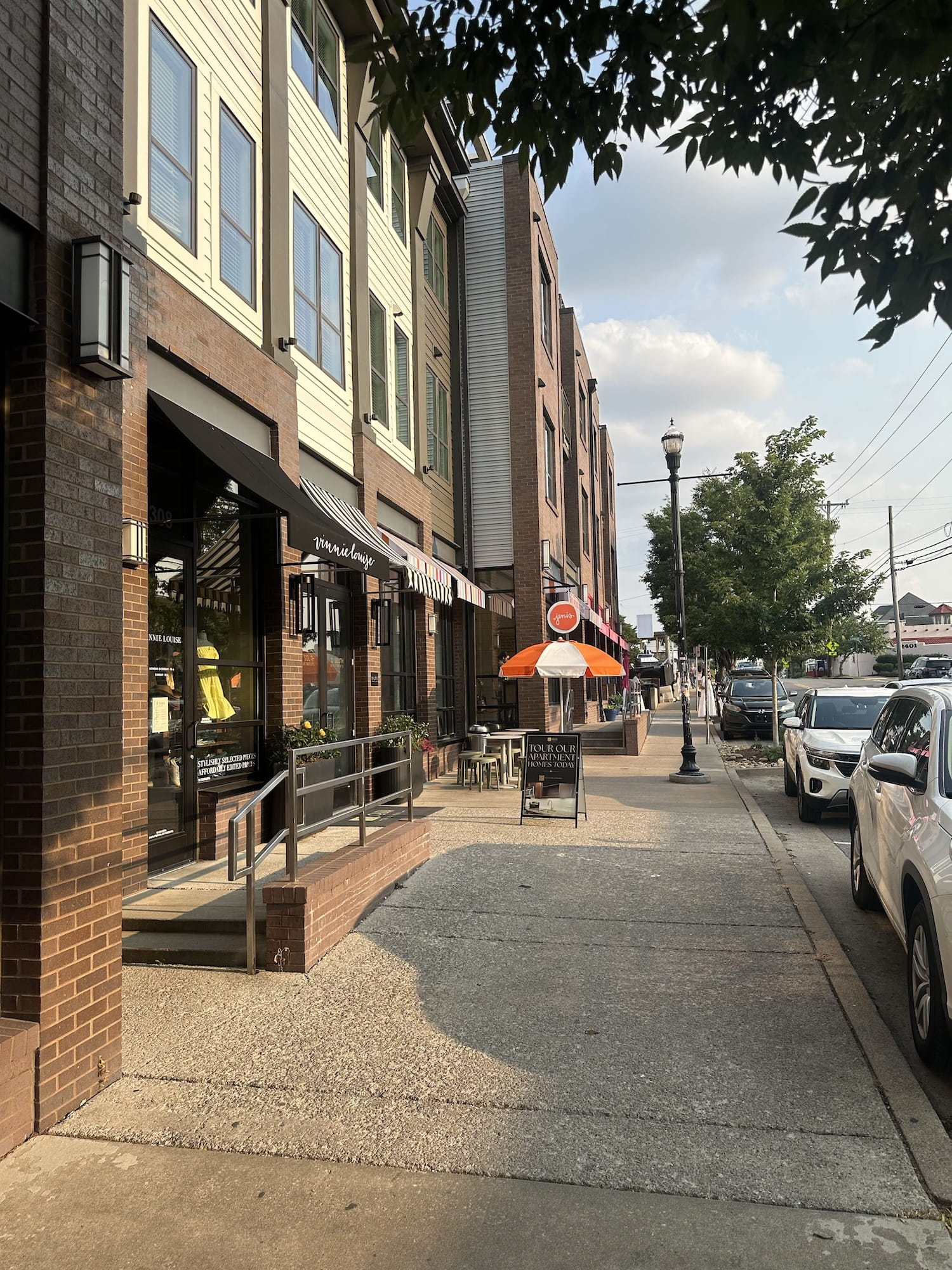 Walkdown down the sidewalk in 12 South
