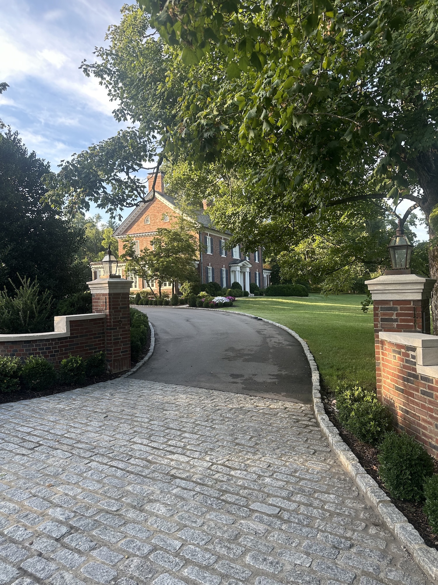 A beautiful driveway and home in Belle Meade