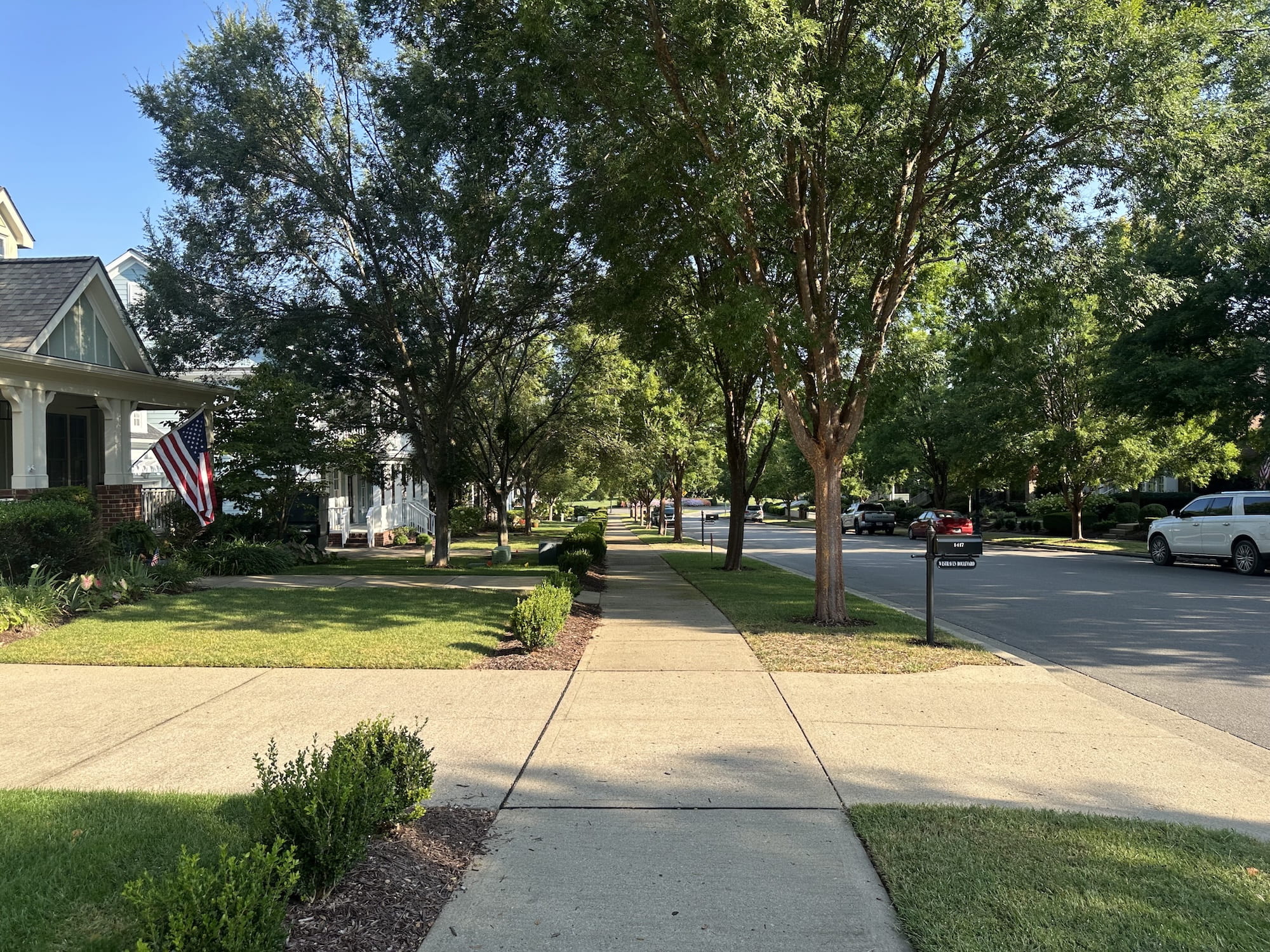 A walk through a beautiful Franklin neighborhood