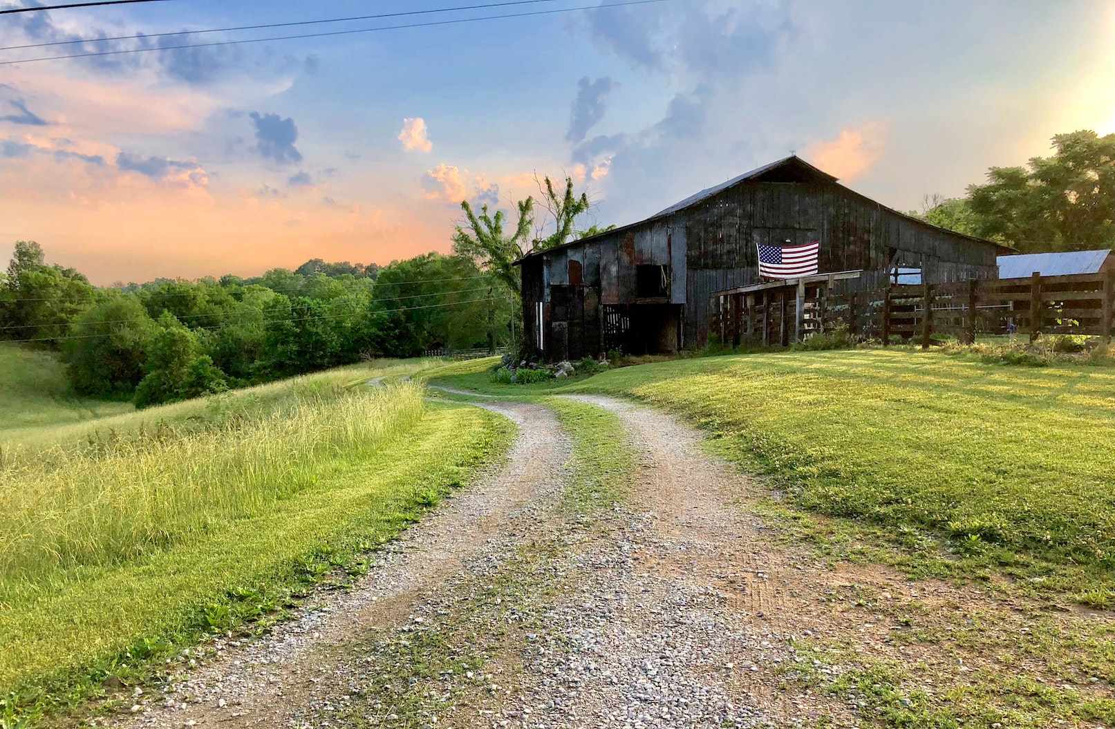 Franklin barn American flag