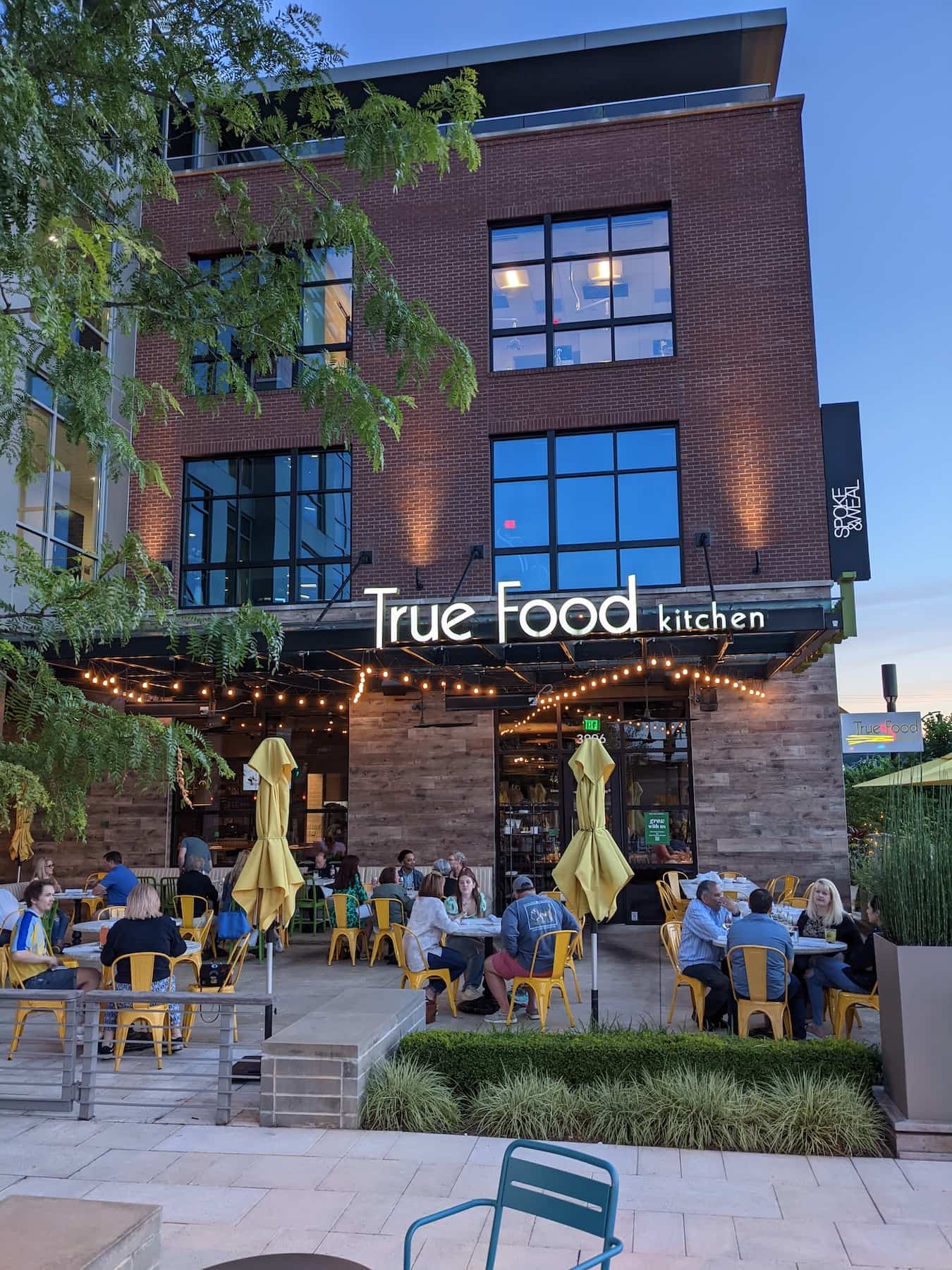 True Food Kitchen's patio