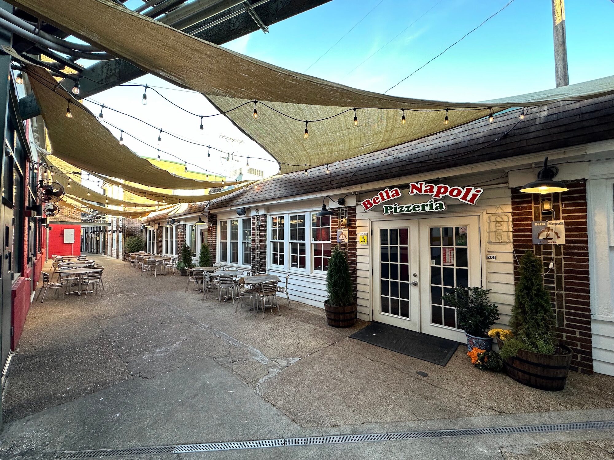 Bella Napoli exterior