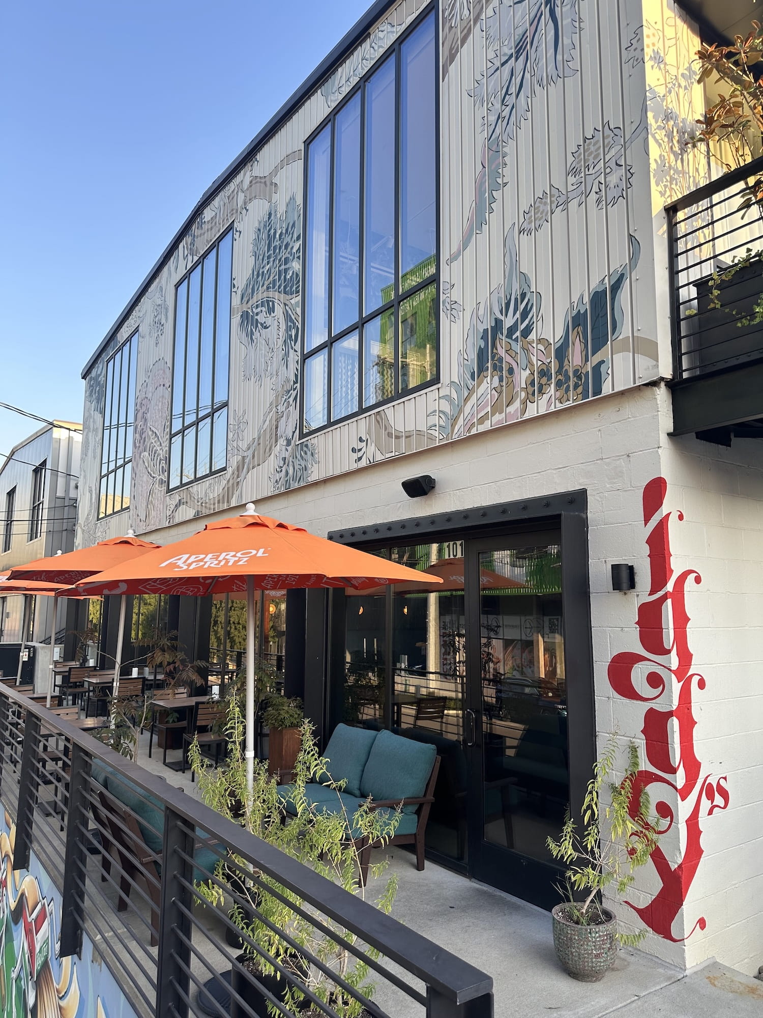 Iggys restaurant patio
