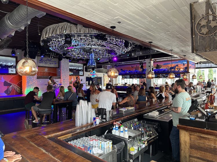 chiefs-review-eric-church-s-bar-in-downtown-nashville
