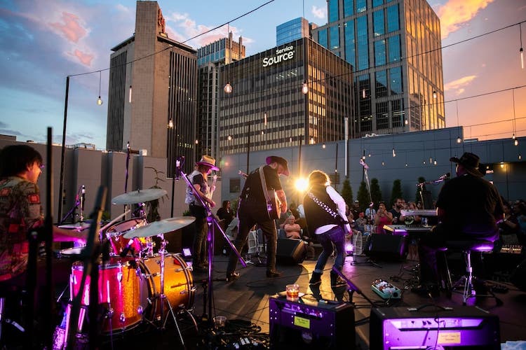 Bobby rooftop concert