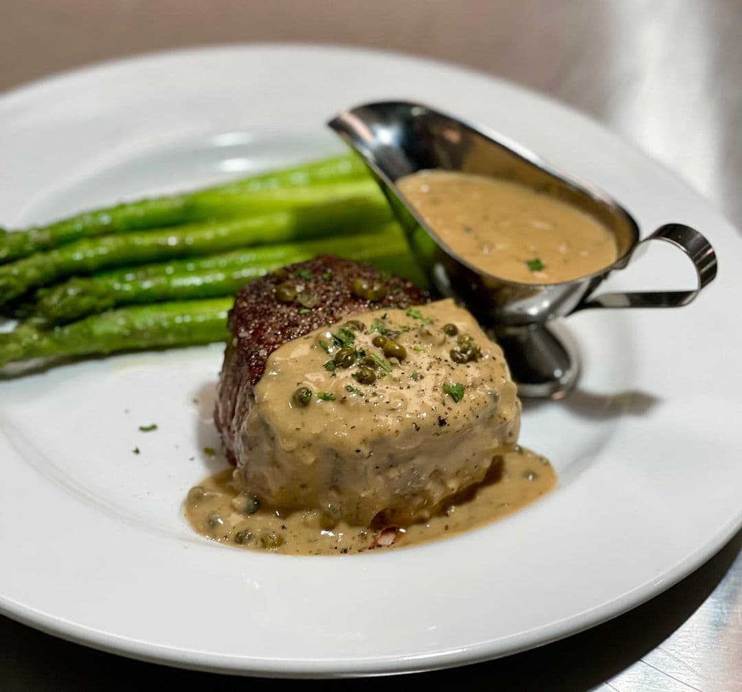 Steak and asparagus