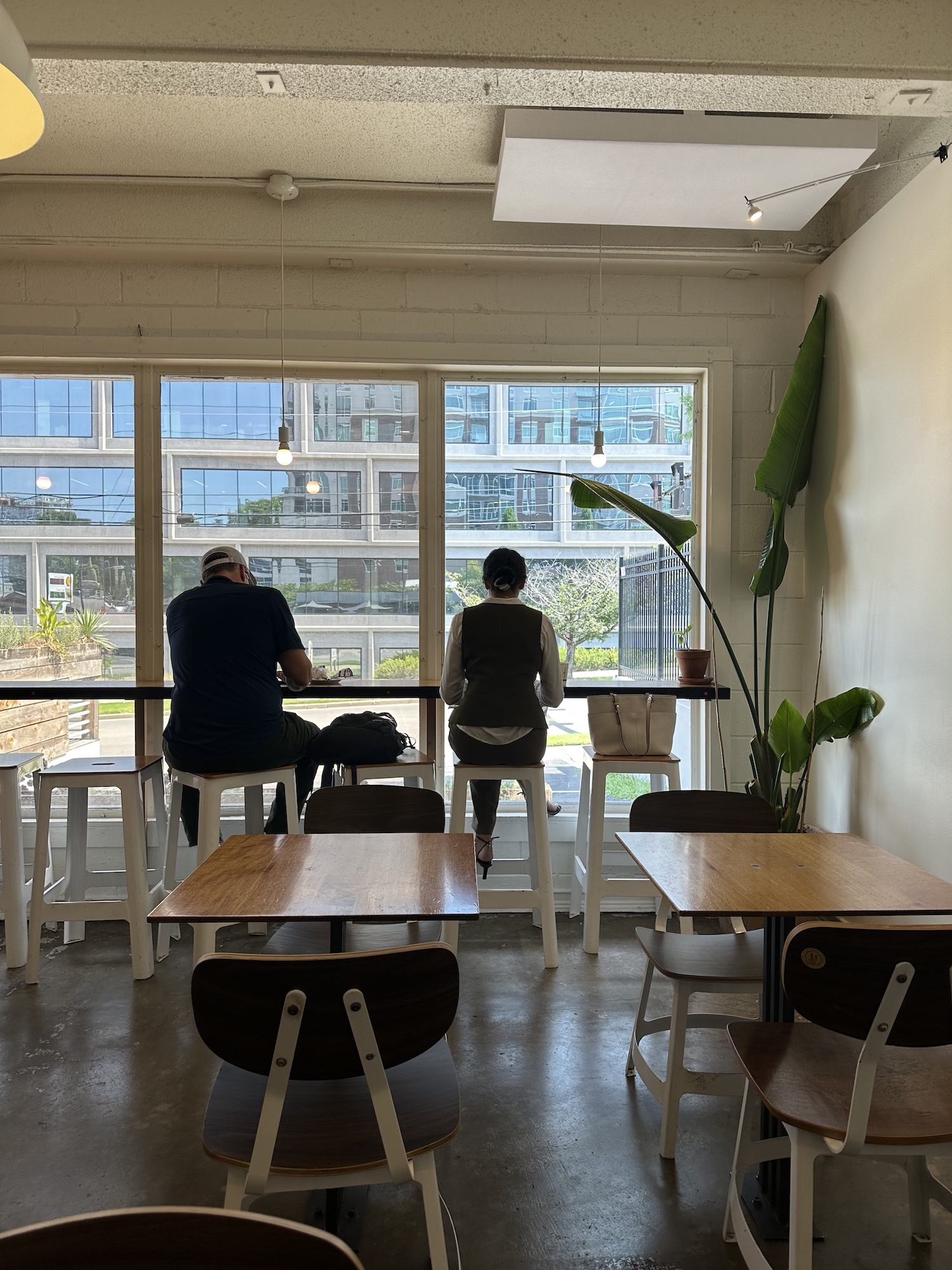 Crema tables and windows