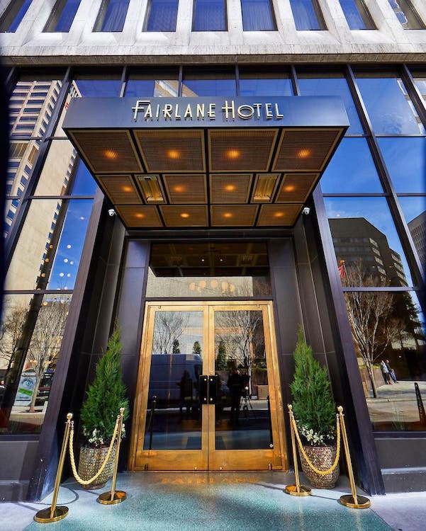 Fairlane Hotel entryway