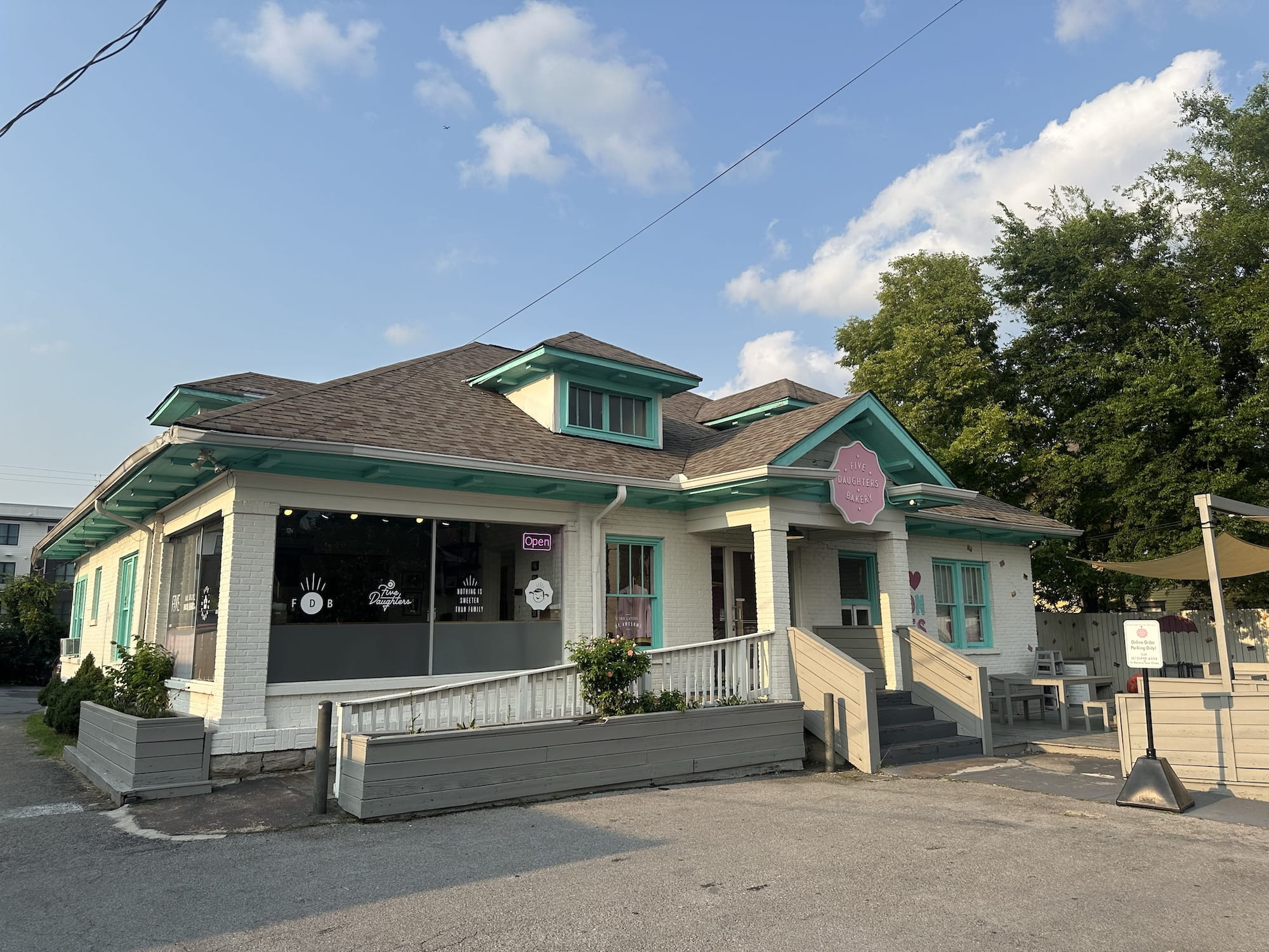 Five Daughters Bakery's 12 South location