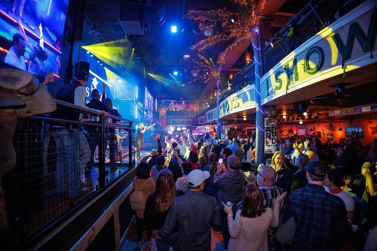 Inside Garth Brooks' Friends In Low Places on a busy night