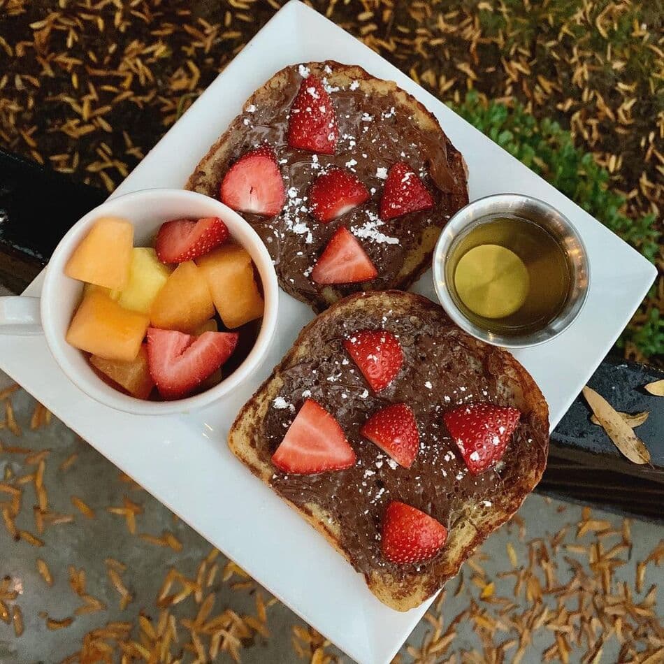 Frothy Monkey strawberry french toast
