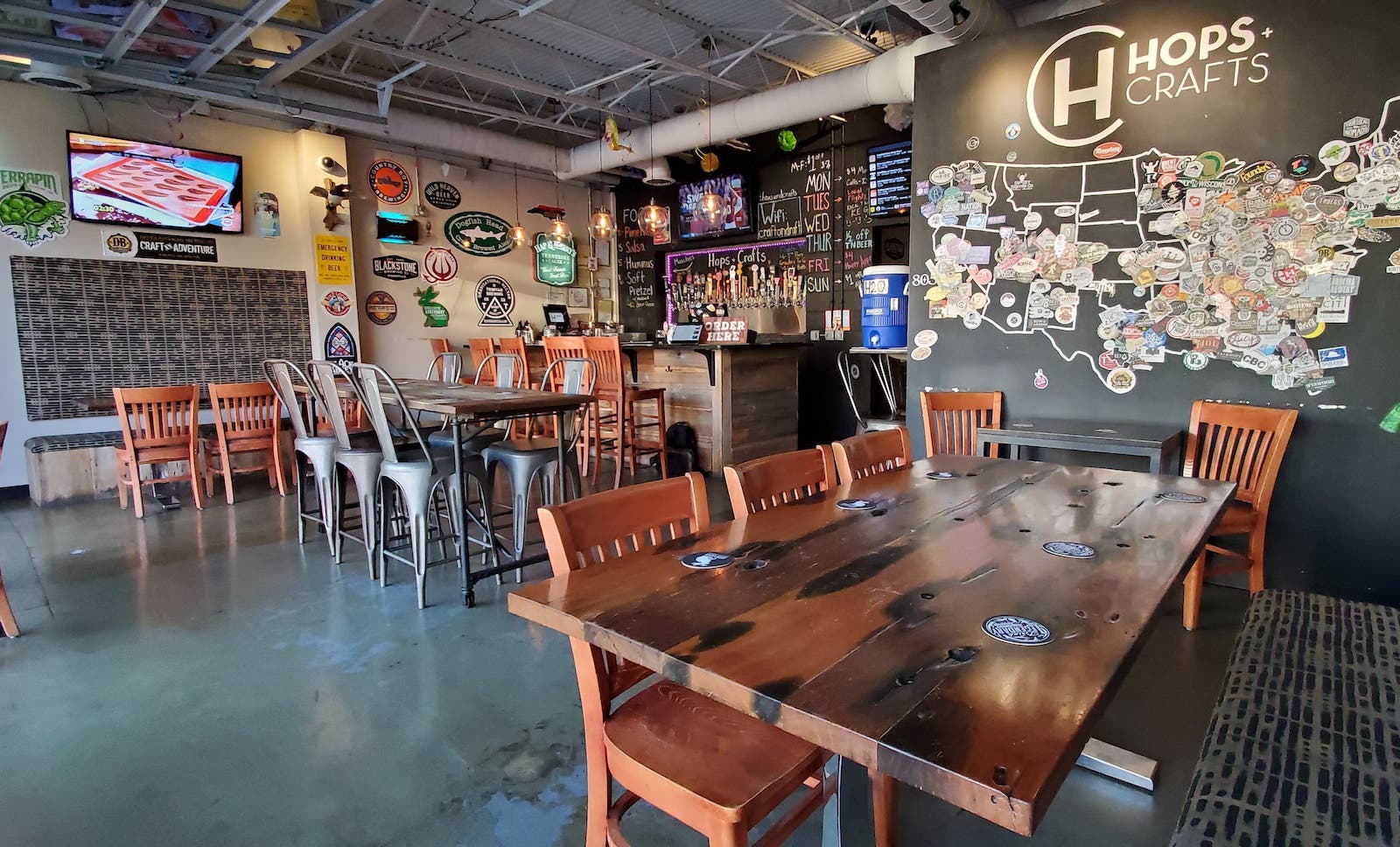 Hops and Crafts interior