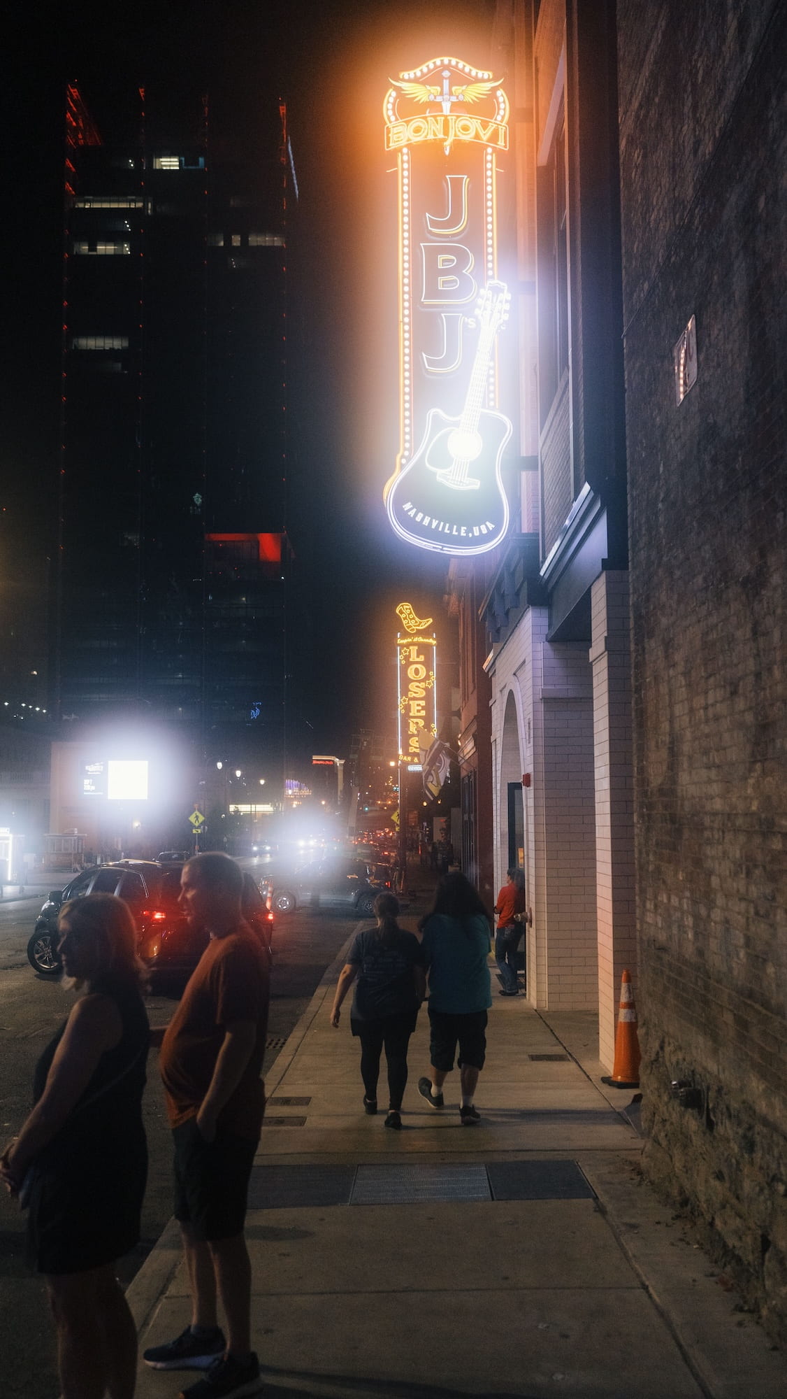 JBJs sign at night
