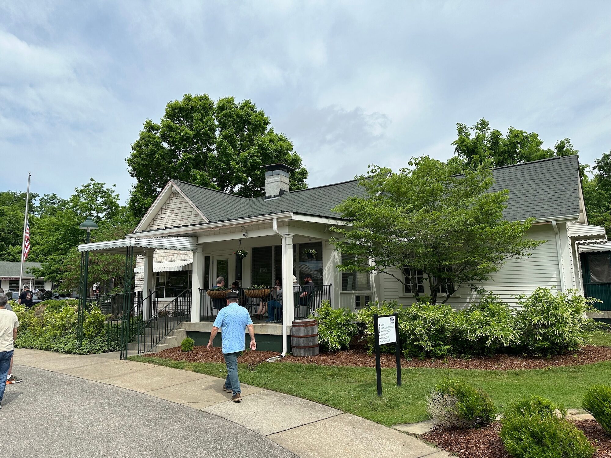 Loveless Cafe exterior
