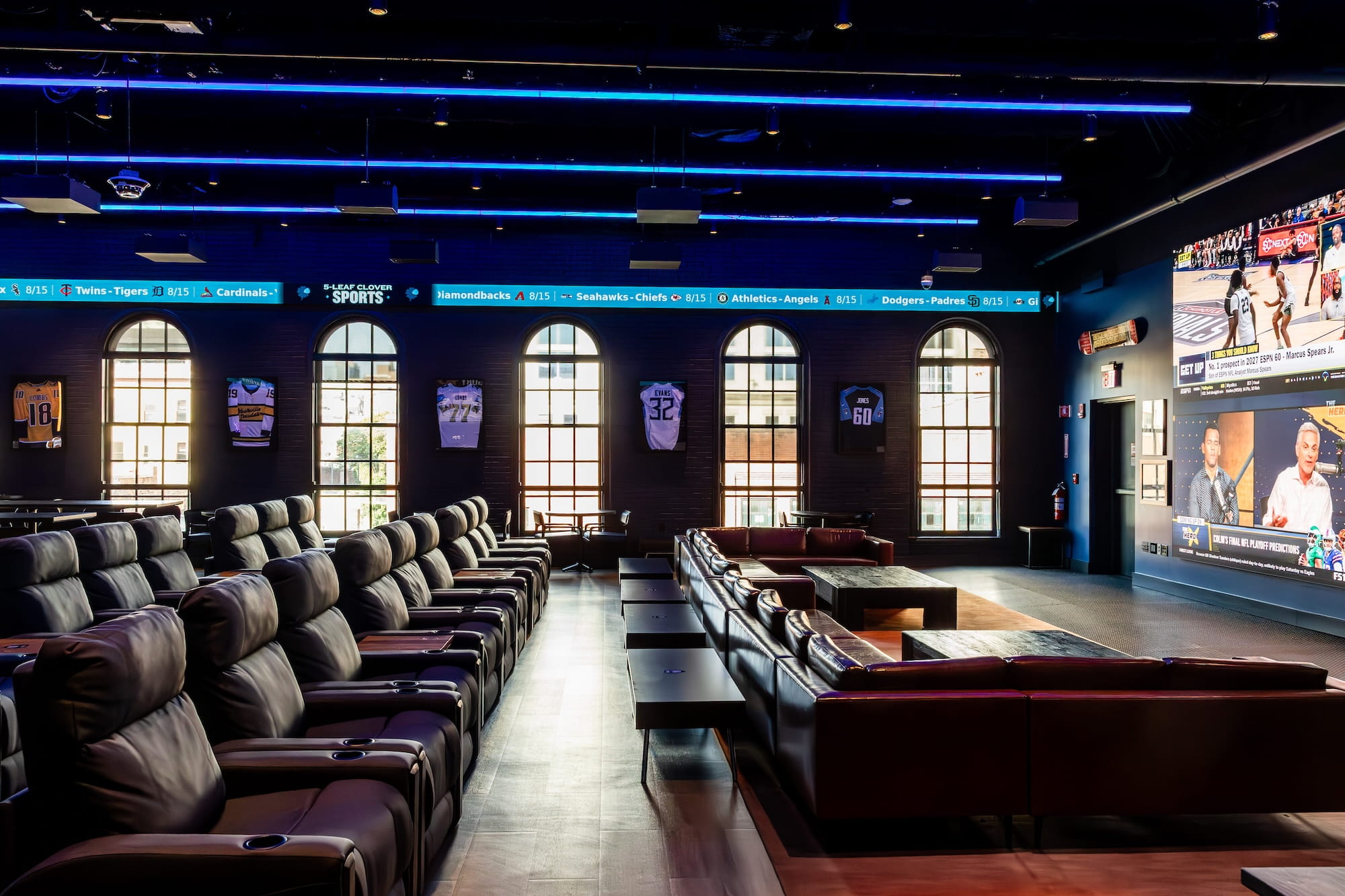 Five leaf clover sports bar