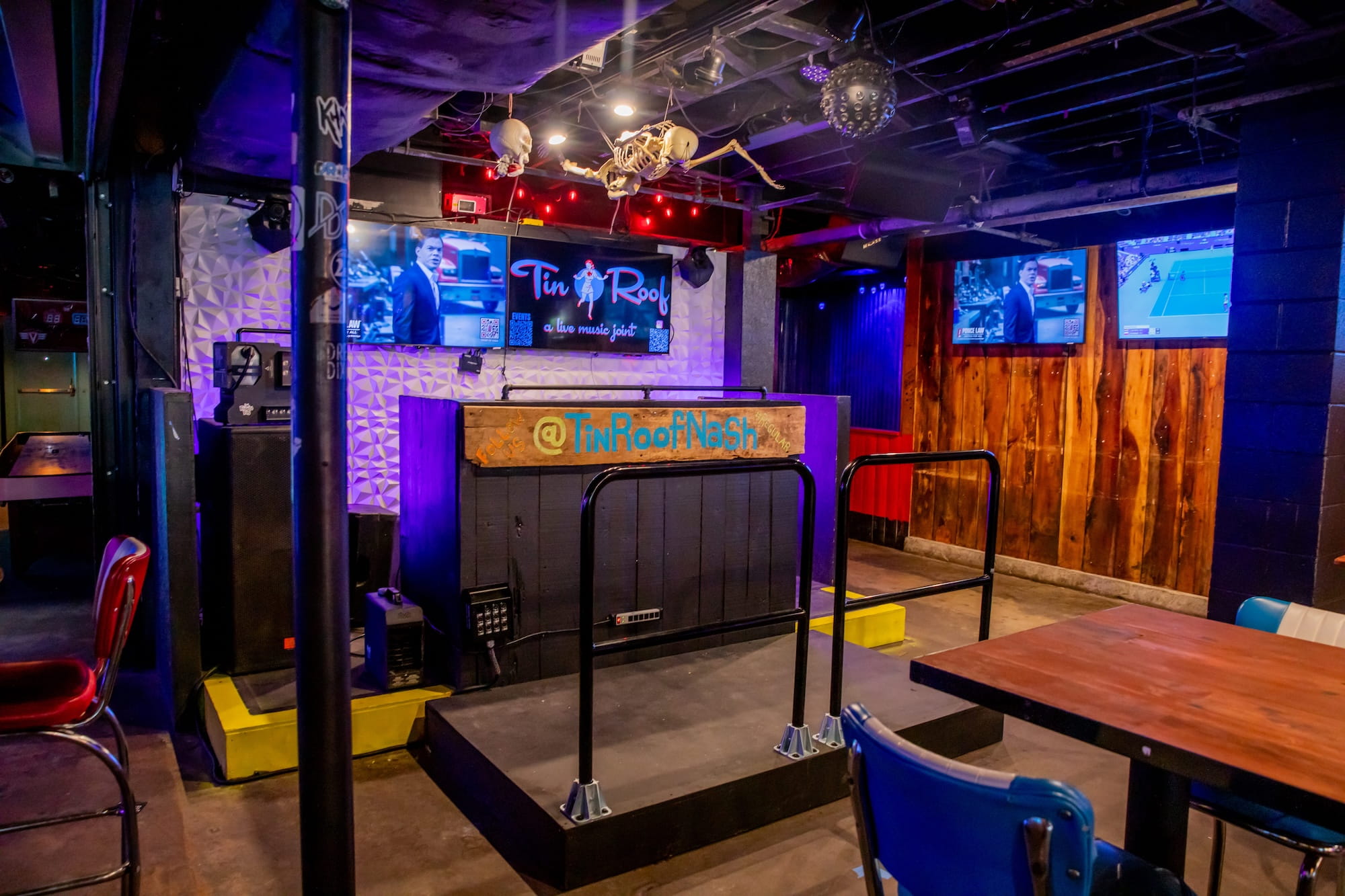 TVs at Tin Roof Midtown