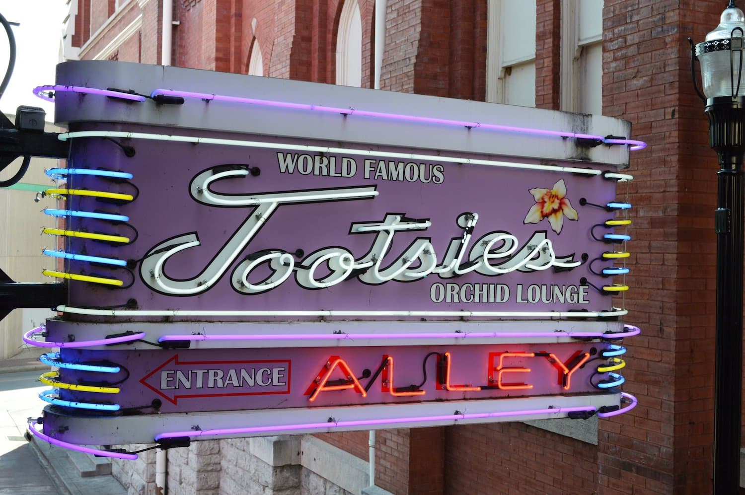 Tootsies alley sign